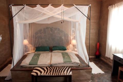 Fort Sesfontein Lodge & Safaris Екстериор снимка