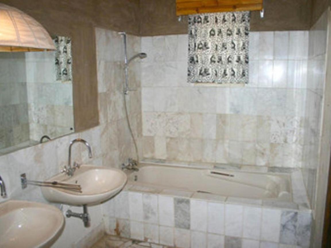 Fort Sesfontein Lodge & Safaris Екстериор снимка