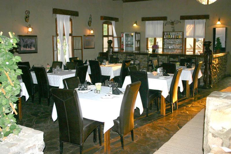 Fort Sesfontein Lodge & Safaris Екстериор снимка